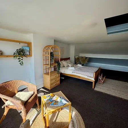 Beautiful Bohemian Double Bedroom In Guest house